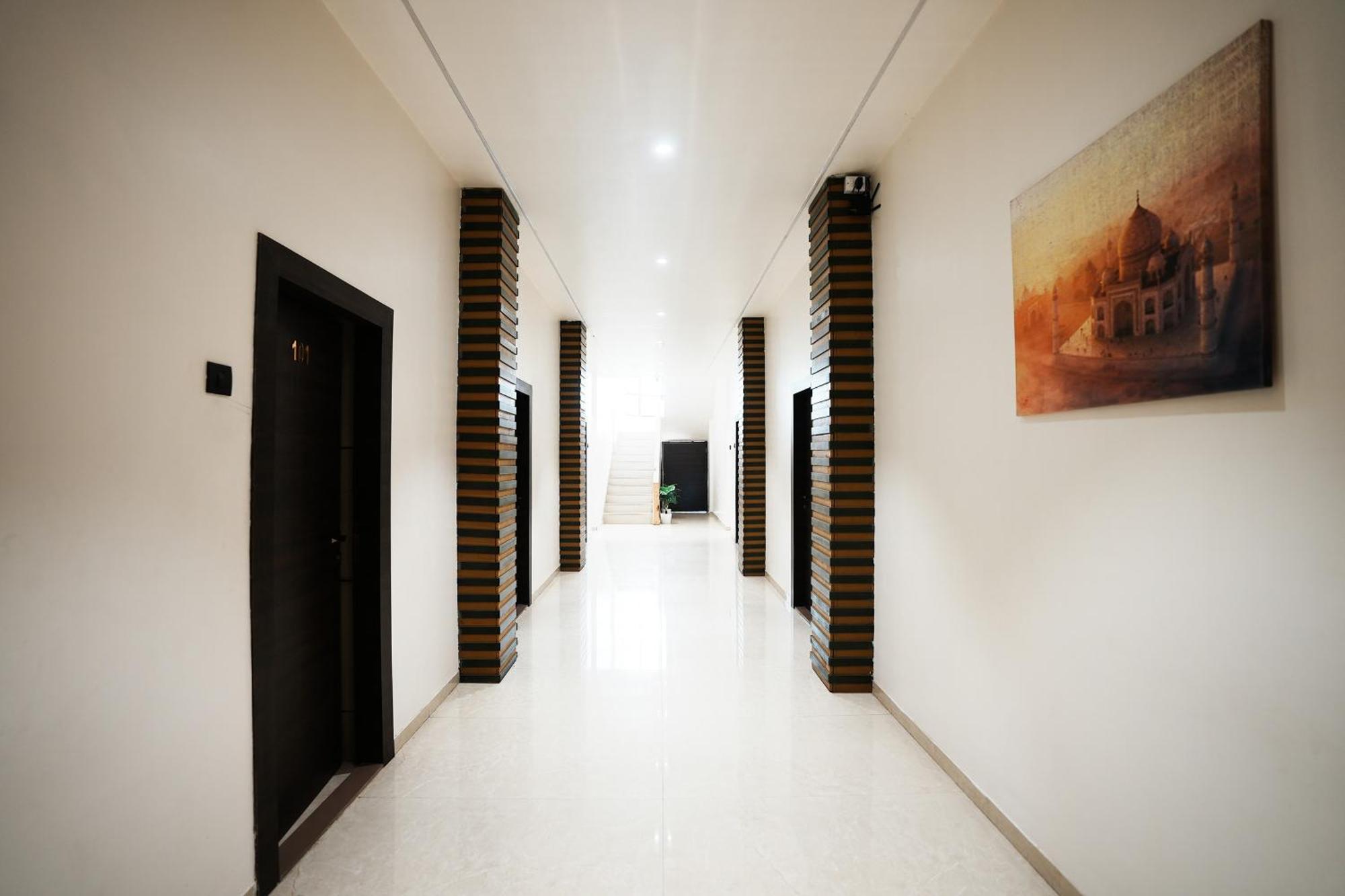 Madhav Residency Hotel & Banquet, Kalyan, Mumbai Bagian luar foto