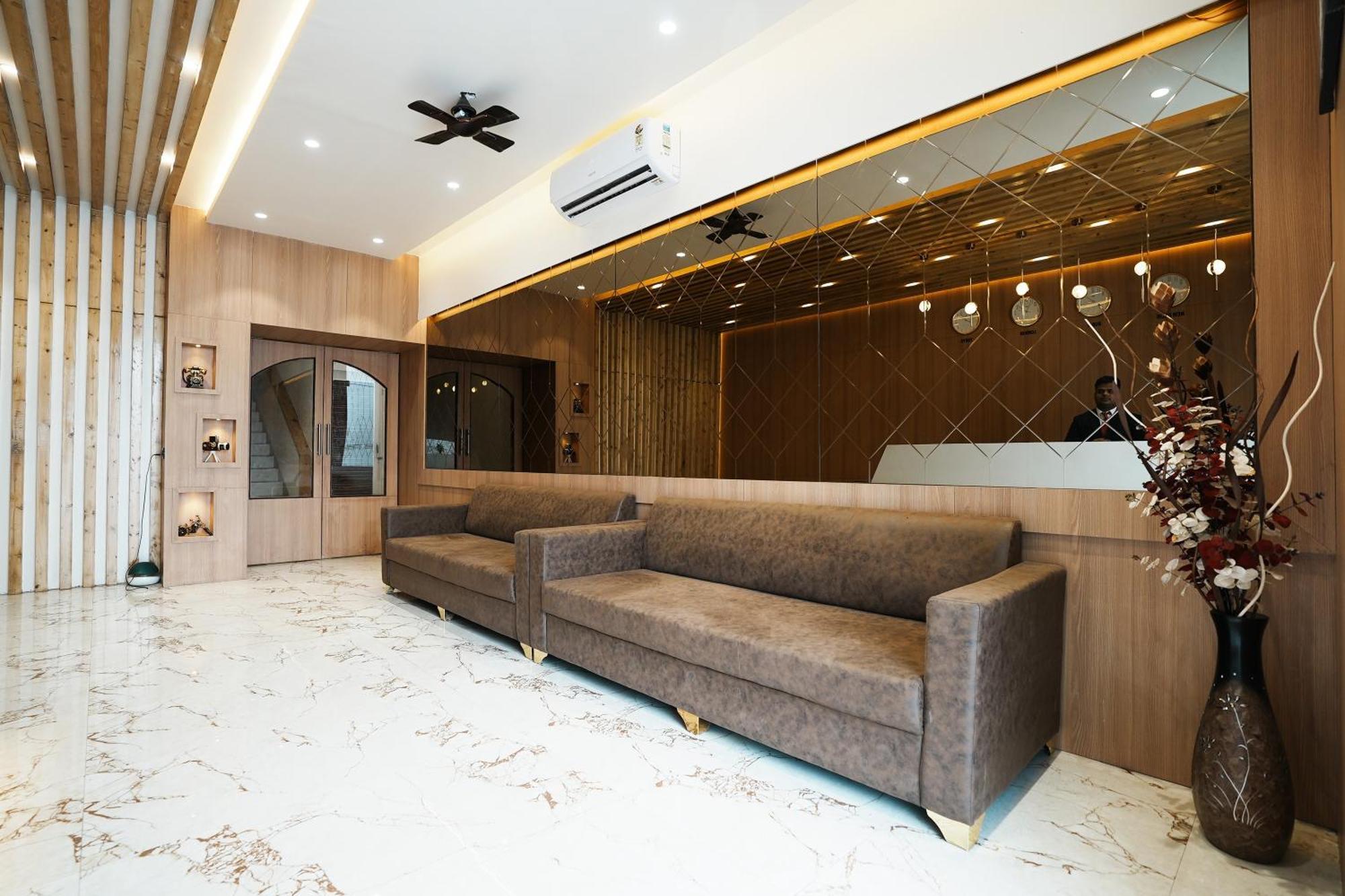 Madhav Residency Hotel & Banquet, Kalyan, Mumbai Bagian luar foto