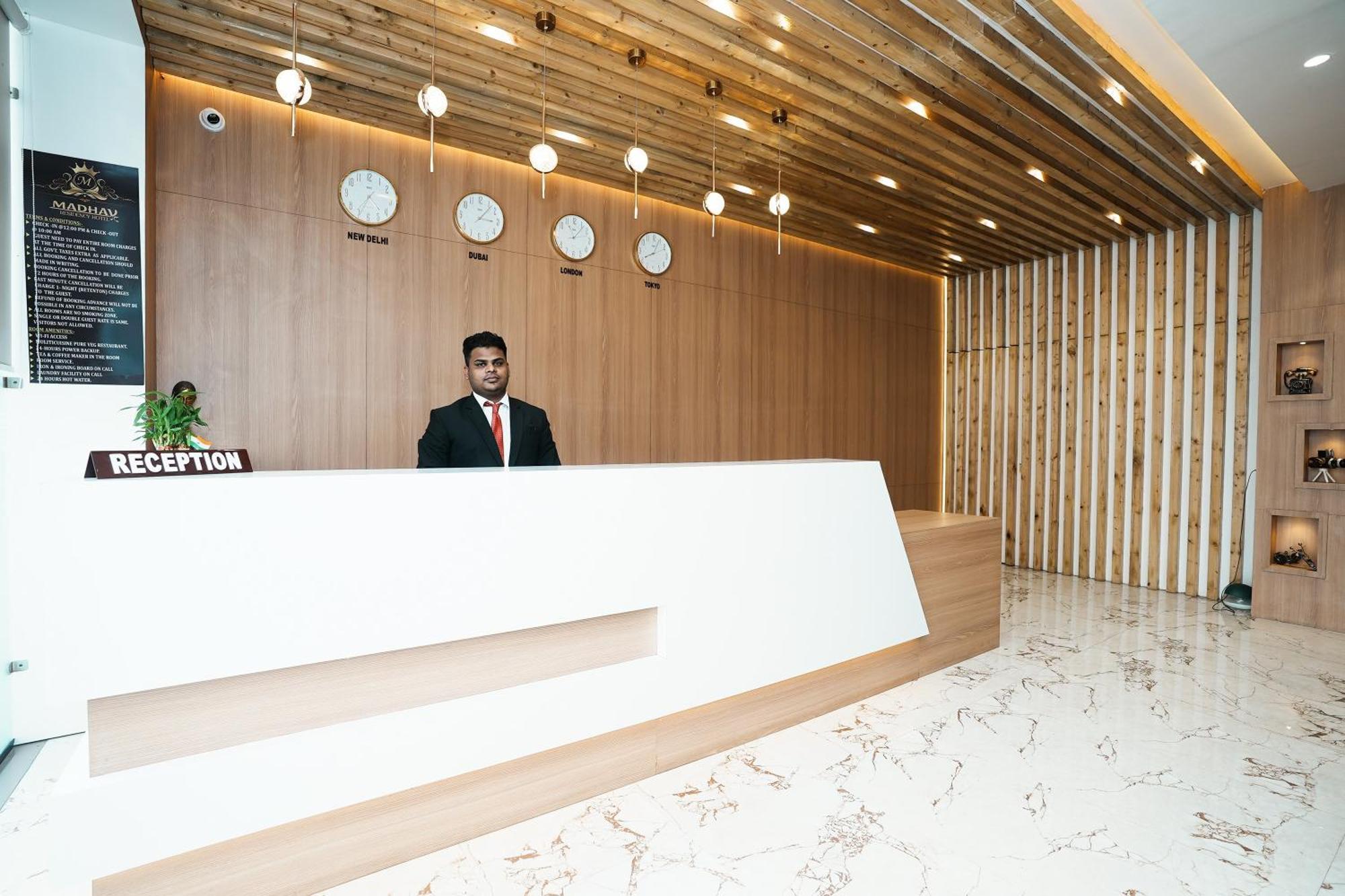 Madhav Residency Hotel & Banquet, Kalyan, Mumbai Bagian luar foto