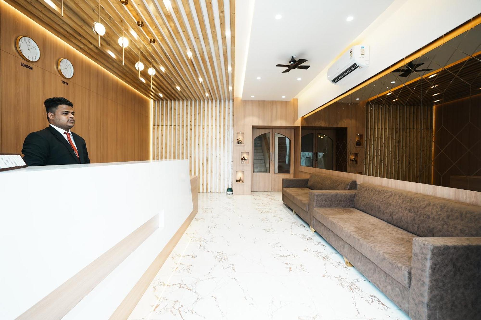 Madhav Residency Hotel & Banquet, Kalyan, Mumbai Bagian luar foto